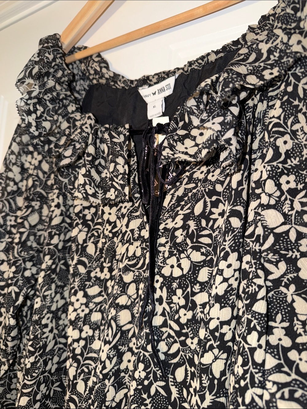 Ana Sui x Old Navy Black and Cream Floral Dropped Waist Maxi Dress. XL NWT - Picture 5 of 6
